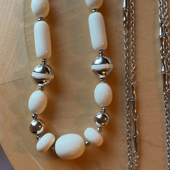 Trifari LOT of Necklaces, Bracelets, Brooch & Clip On Earrings Collection - Picture 2 of 15